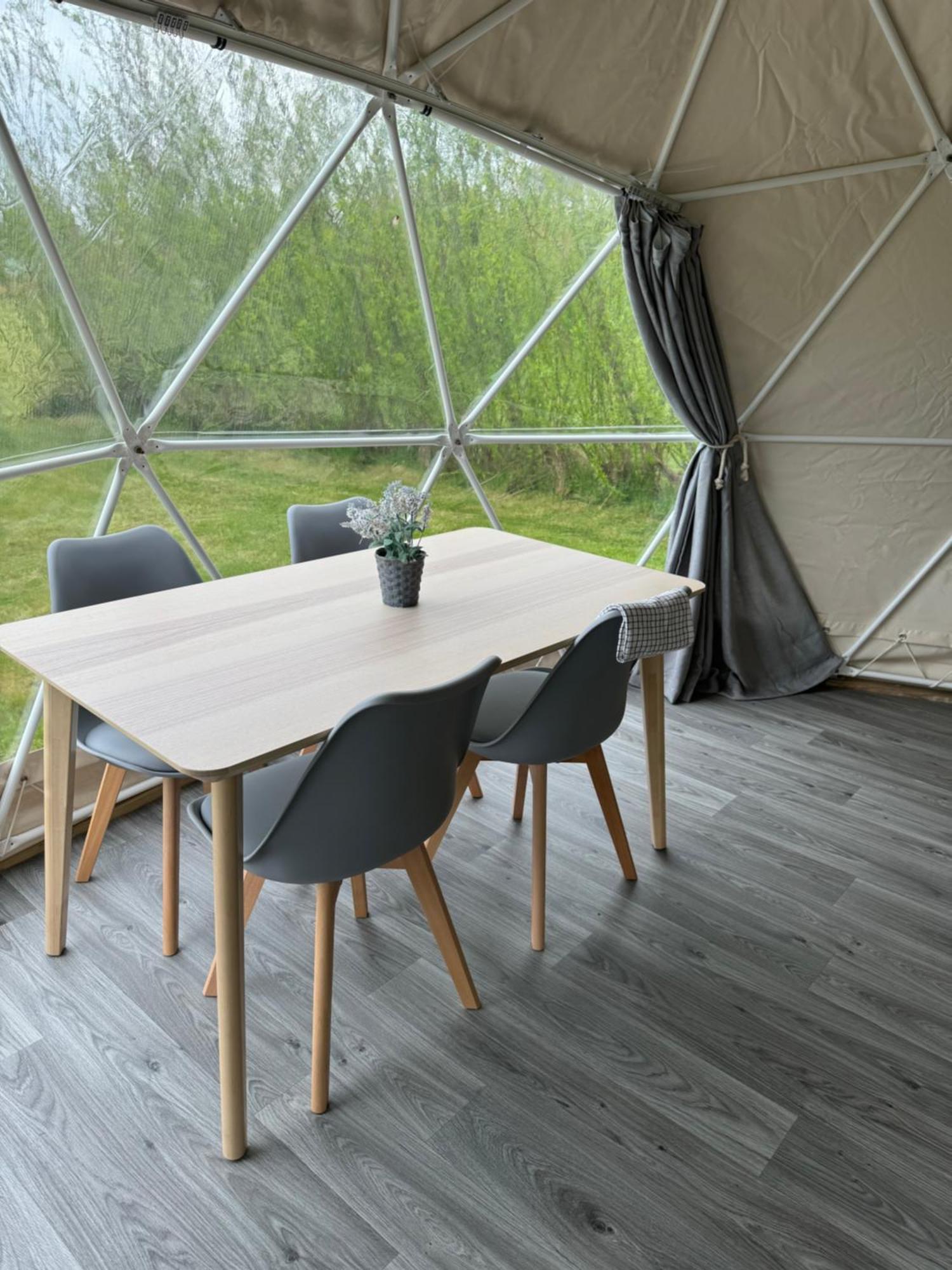Luxe tent Beavers Retreat Glamping